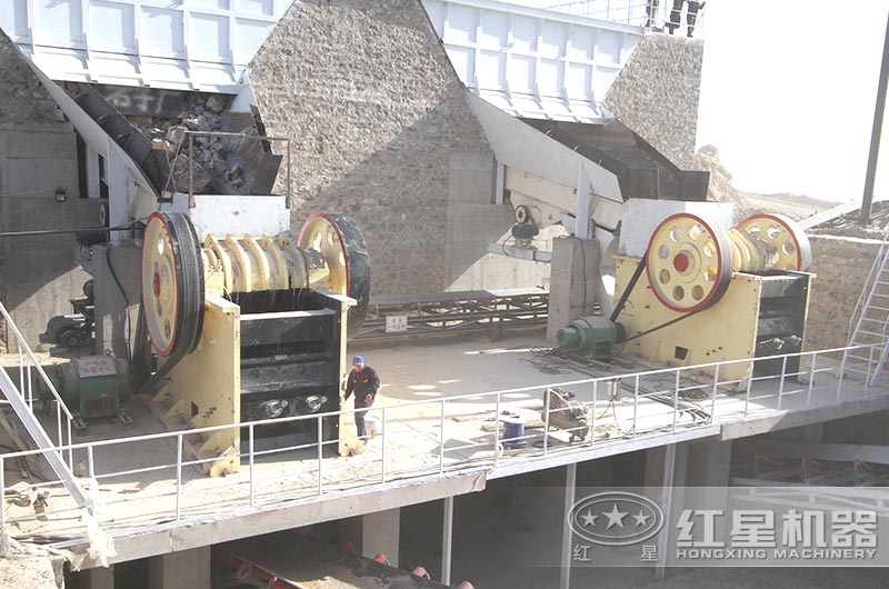 912顎式破石機產(chǎn)量是多少？一臺價格多少錢？